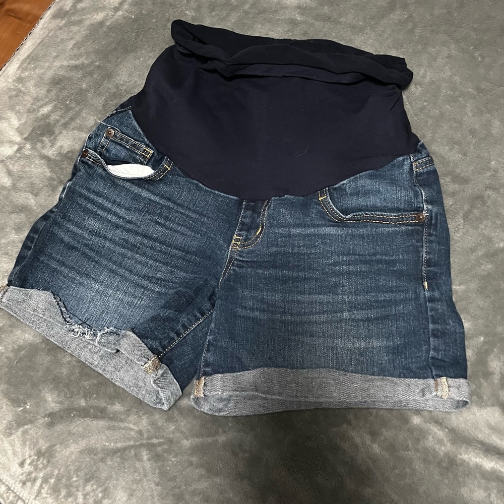 Maternity shorts